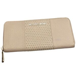Michael Kors Grey Jet Set Center Studded  Continental Wallet